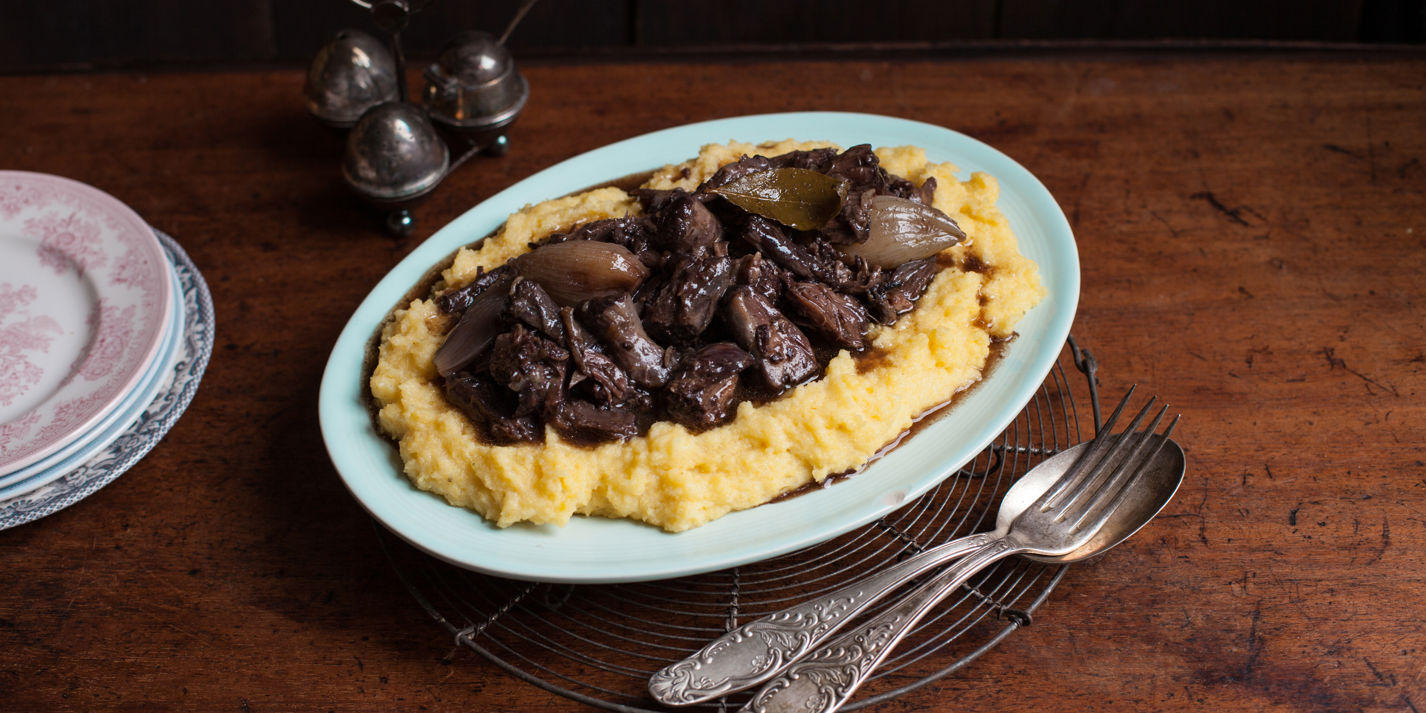 Slow-Cooked Oxtail Stew: Secrets for Tender, Gelatinous Gravy